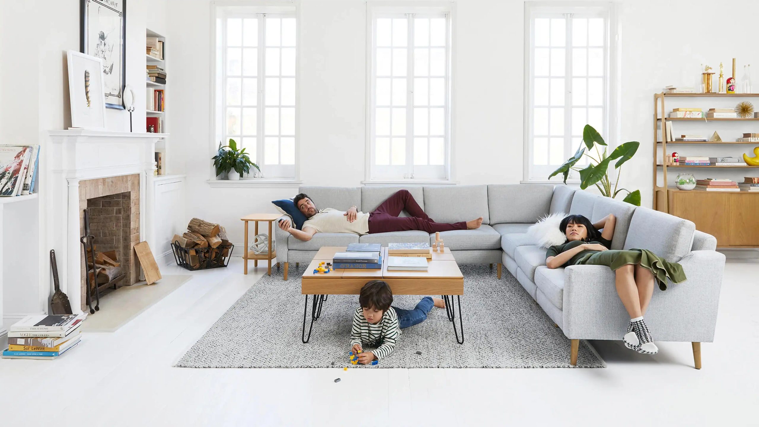 lifestyle-Corner-Sectional-Fabric_aa227fb6-2a0c-4fa5-807f-a35e77fb3745.jpg